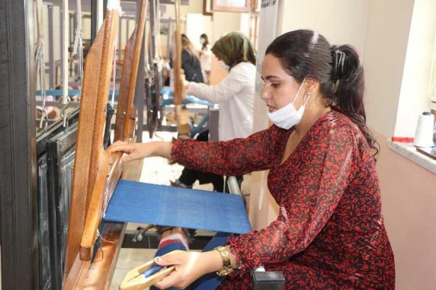 Foto - Şırnaklı öğrenciler üretiyor! 'Şal şapik' kumaşı dünyaya satılıyor