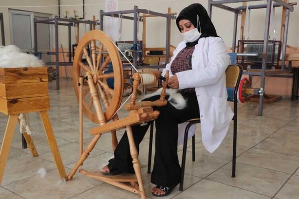 Foto - Şırnaklı öğrenciler üretiyor! 'Şal şapik' kumaşı dünyaya satılıyor