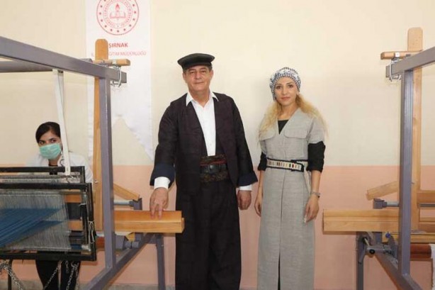 Foto - Şırnaklı öğrenciler üretiyor! 'Şal şapik' kumaşı dünyaya satılıyor