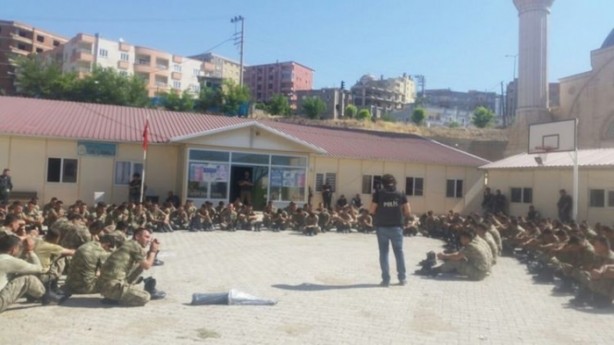 Foto - Şırnak'ta askerler böyle gözaltına alındı!