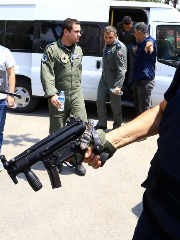 Foto - Şırnak'ta askerler böyle gözaltına alındı!