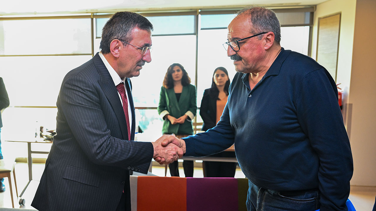 Foto - Sırrı Süreyya’nın tabutu gündemi salladı