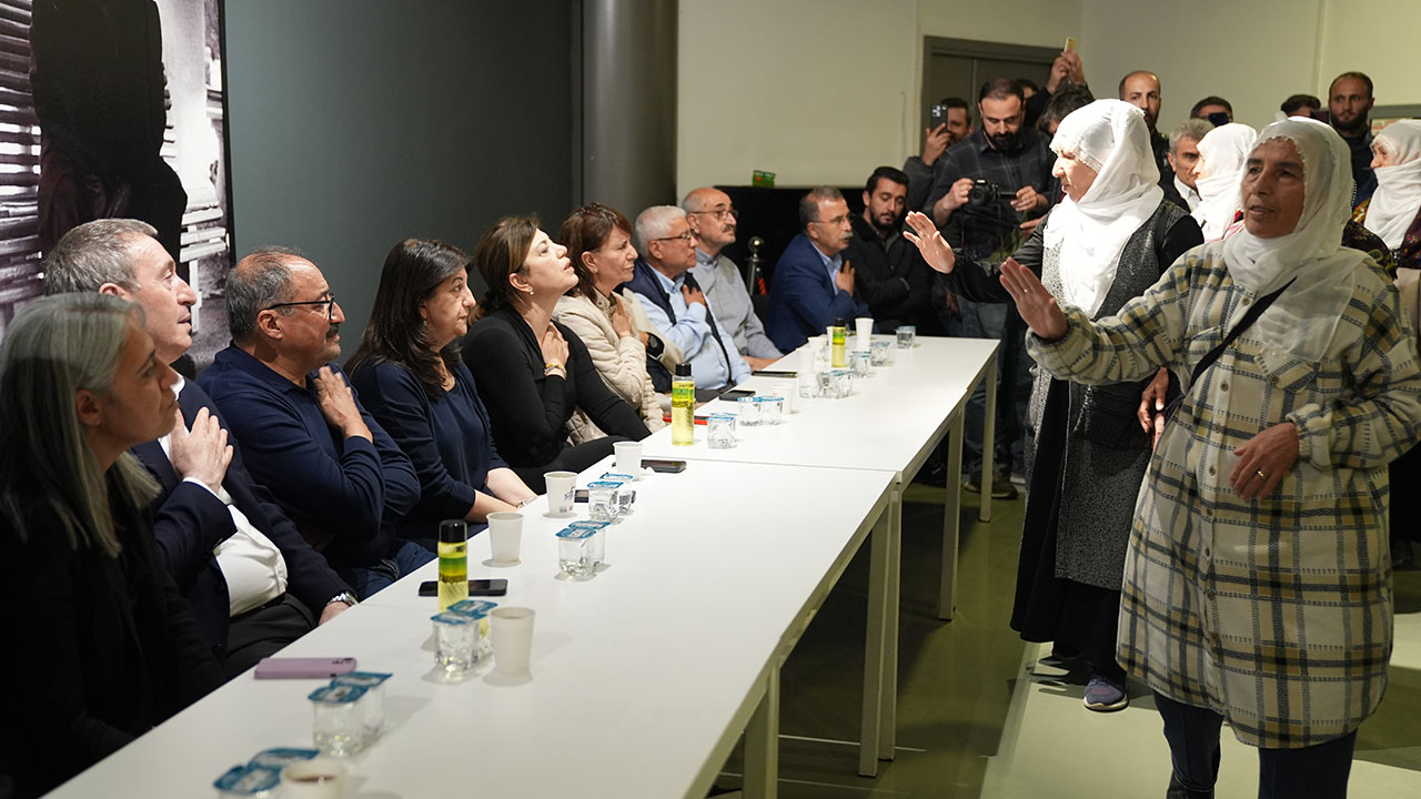 Foto - Sırrı Süreyya’nın tabutu gündemi salladı