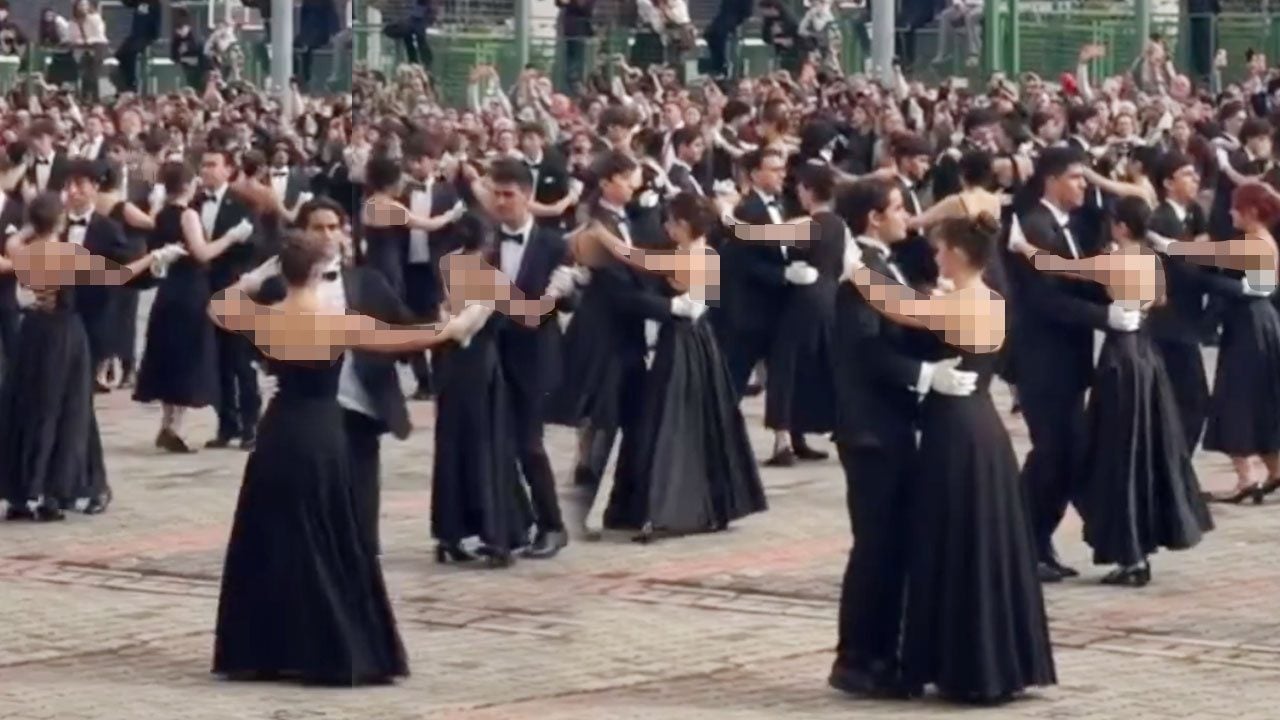 Foto - Sırtları açsalar da neyse ki bu yıl etekleri uzatmışlar! Haçlıların dansıyla cumhuriyet kutlaması
