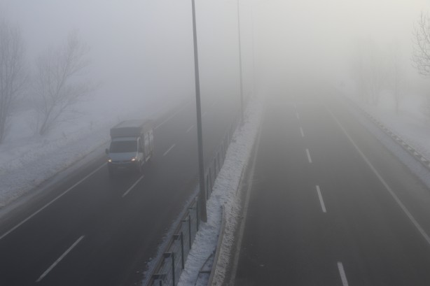 Foto - Sis bastırdı! Görüş mesafesi 35 metreye düştü