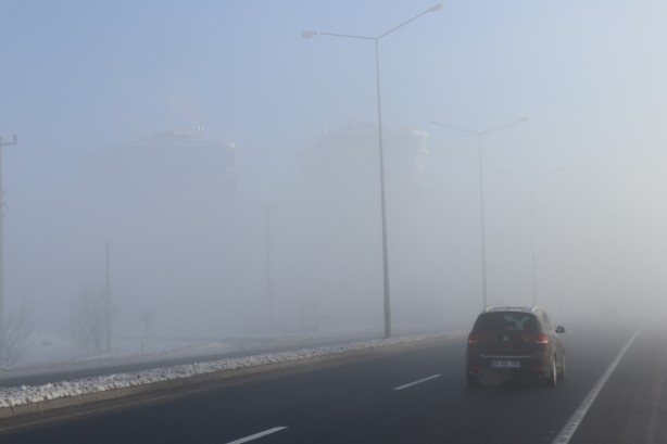 Foto - Sis bastırdı! Görüş mesafesi 35 metreye düştü