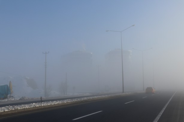 Foto - Sis bastırdı! Görüş mesafesi 35 metreye düştü