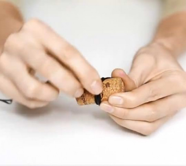 Foto - Şişe mantarlarını çöpe atmayın!