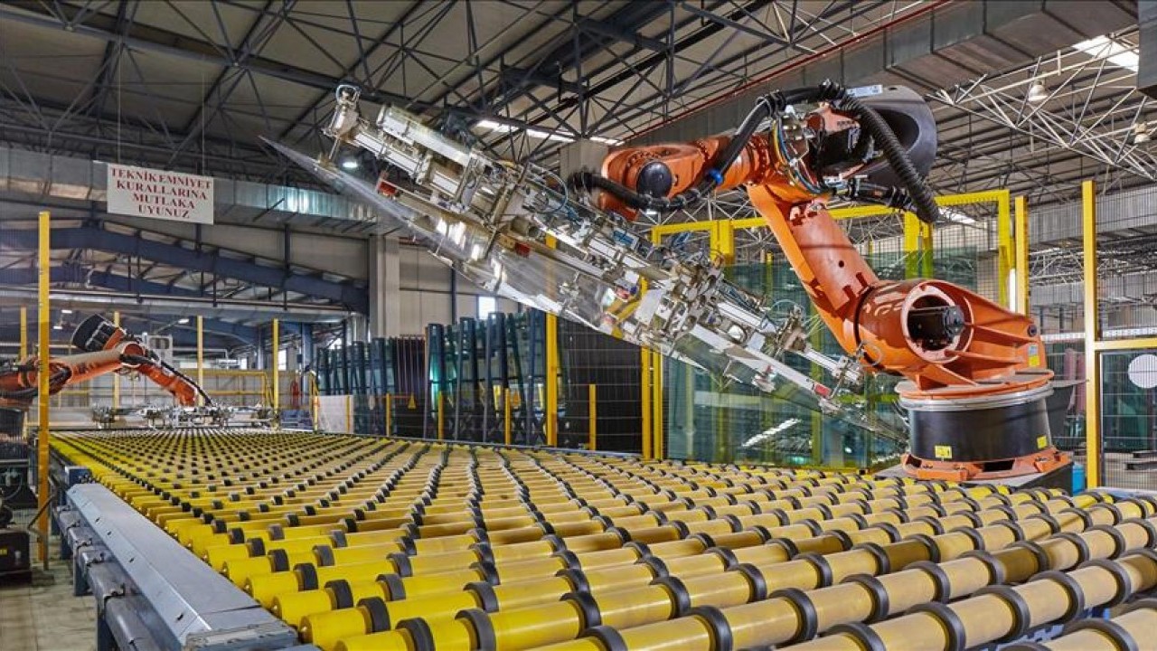 Şişecam yerli teknolojiyle çığır açtı: Ultra hafif cam ambalajlar geliyor