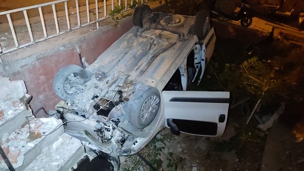 Foto - Şişede durduğu gibi durmadı! Bahçeye uçtu