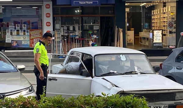 Foto - Şişede durduğu gibi durmadı! Bakın kendisini kime benzetti