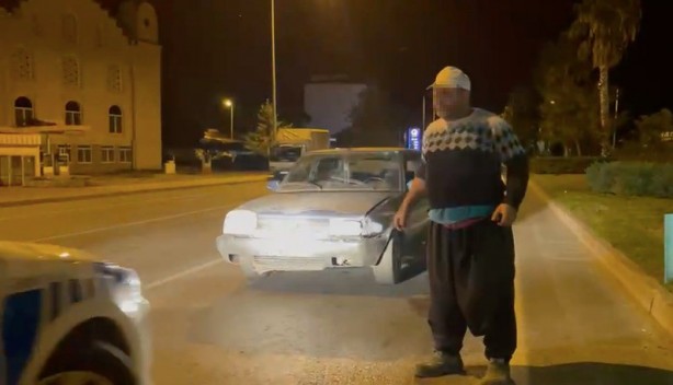 Foto - Şişede durduğu gibi durmuyor! Alkol belası polisleri bezdirdi