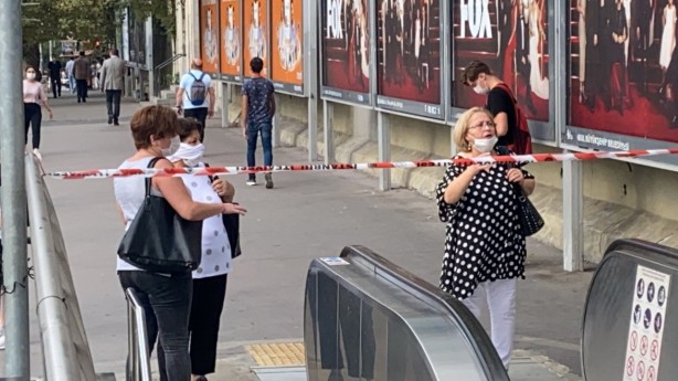 Foto - Şişli metrosunda dehşet anları! Ayağı koptu
