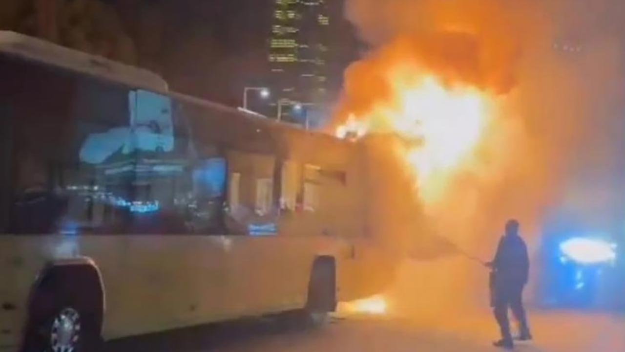 Şişli’de İETT otobüsü alev aldı! Yolcular panikle kaçıştı