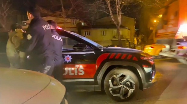 Foto - Şişli’de iki grup arasında çıkan kavgaya polis havaya ateş ederek müdahale etti