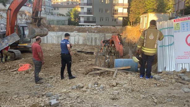 Foto - Şişli'de korku dolu anlar! Kazı sırasında çökme oldu: 2 yaralı
