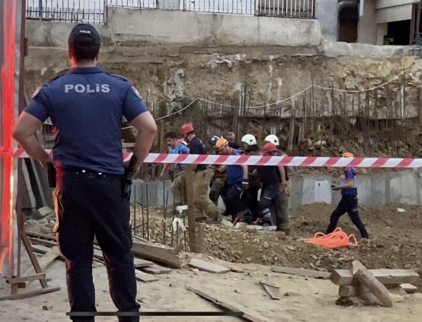 Foto - Şişli'de korku dolu anlar! Kazı sırasında çökme oldu: 2 yaralı