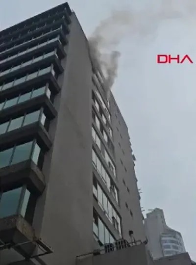 Foto - Şişli’de rezitans yangını başladı!