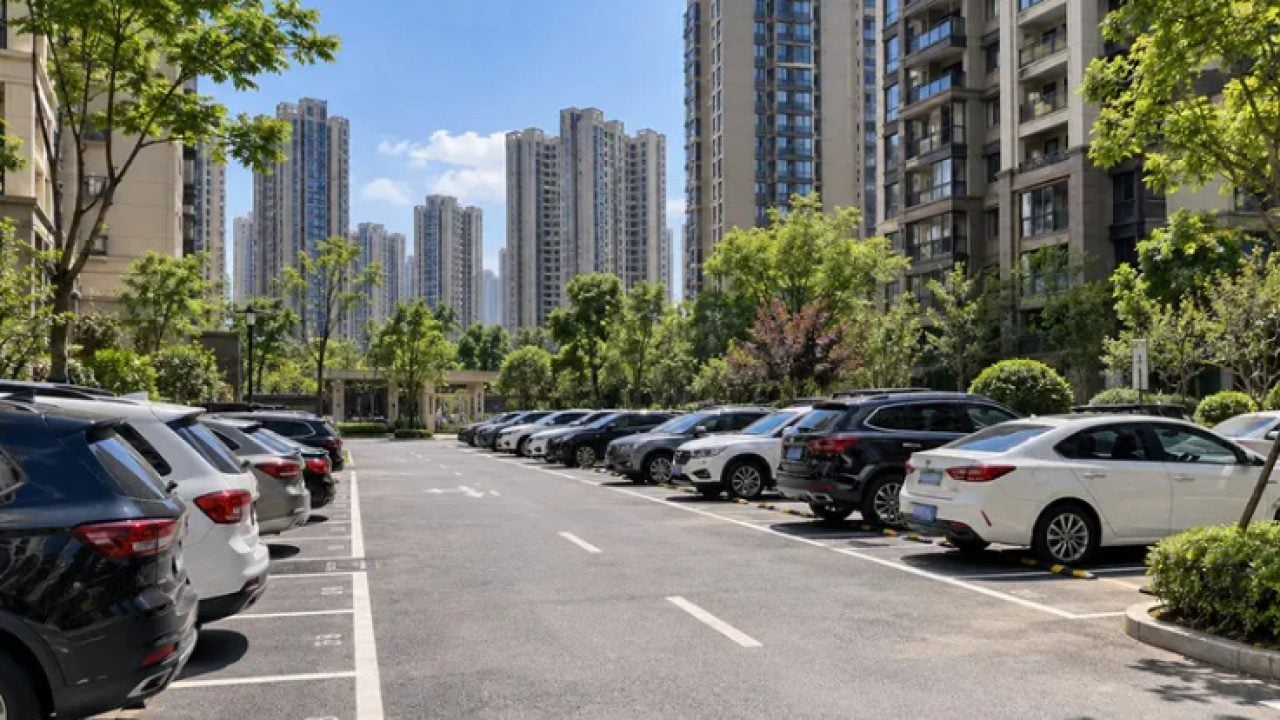 Sitenin otoparkını satın aldı! Komşularından ücret isteyince ortalık karıştı!