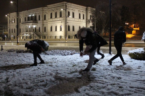 Foto - Sivas beyaza büründü vatandaşlar keyfini böyle çıkardı!