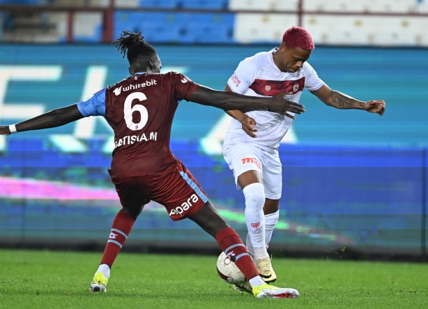 Foto - Sivas maçının ardından açıklamalarda bulundu ama… Trabzonspor, 8 sene sonra bir ilki yaşadı: Türkiye’ye duyurdular…