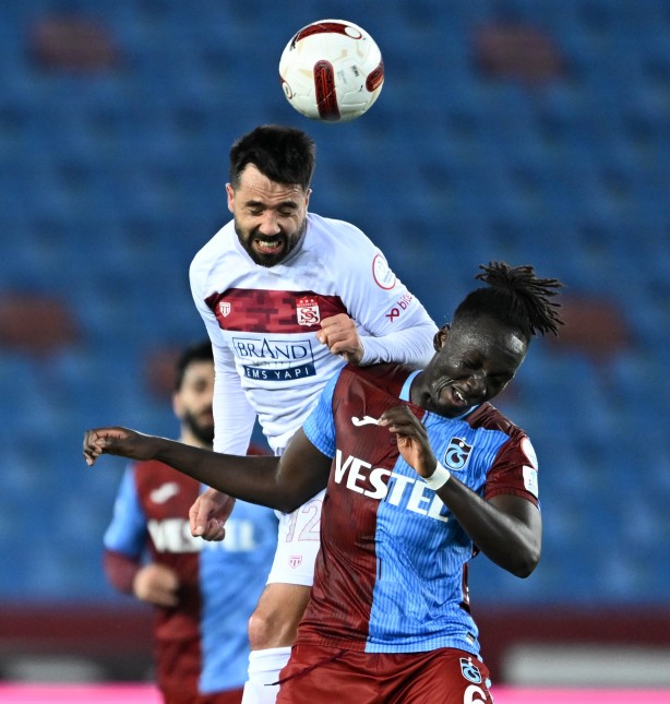 Foto - Sivas maçının ardından açıklamalarda bulundu ama… Trabzonspor, 8 sene sonra bir ilki yaşadı: Türkiye’ye duyurdular…