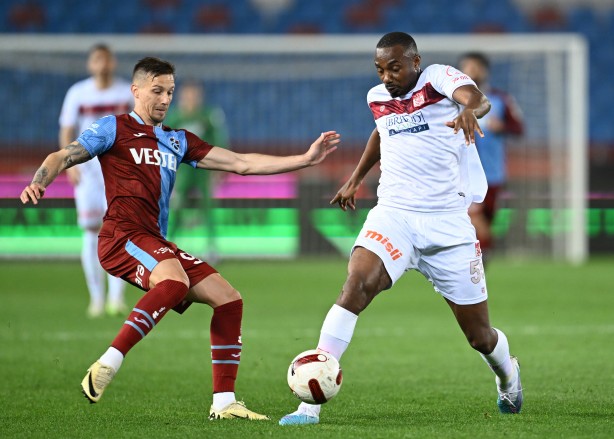 Foto - Sivas maçının ardından açıklamalarda bulundu ama… Trabzonspor, 8 sene sonra bir ilki yaşadı: Türkiye’ye duyurdular…