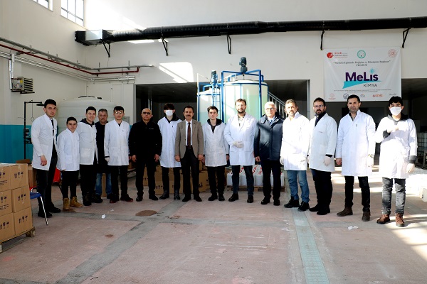 Foto - Lise değil adeta fabrika! Deprem bölgesine tam 39 ton gönderdiler