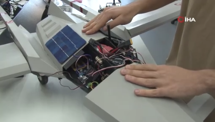 Foto - Sivaslı öğrenci hiç akla gelmeyecek parçalardan İHA üretti! Duyanlar kulaklarına inanamıyor