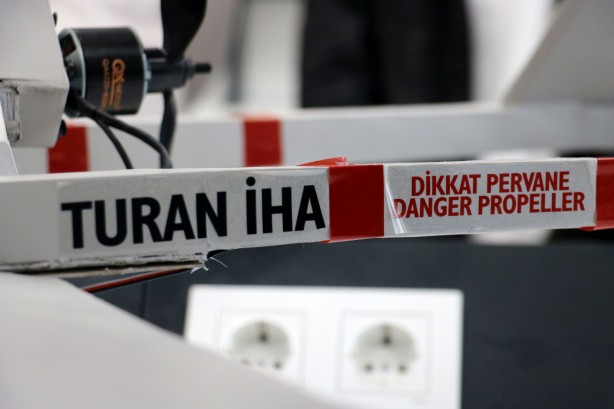 Foto - Sivaslı öğrenci hiç akla gelmeyecek parçalardan İHA üretti! Duyanlar kulaklarına inanamıyor