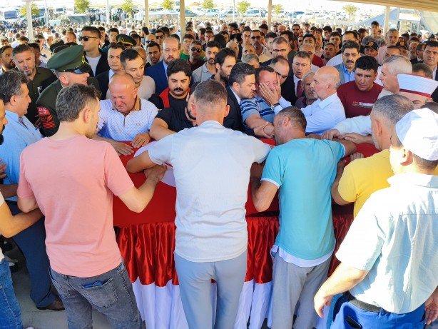 Foto - Sivaslı şehit son yolculuğuna uğurlandı
