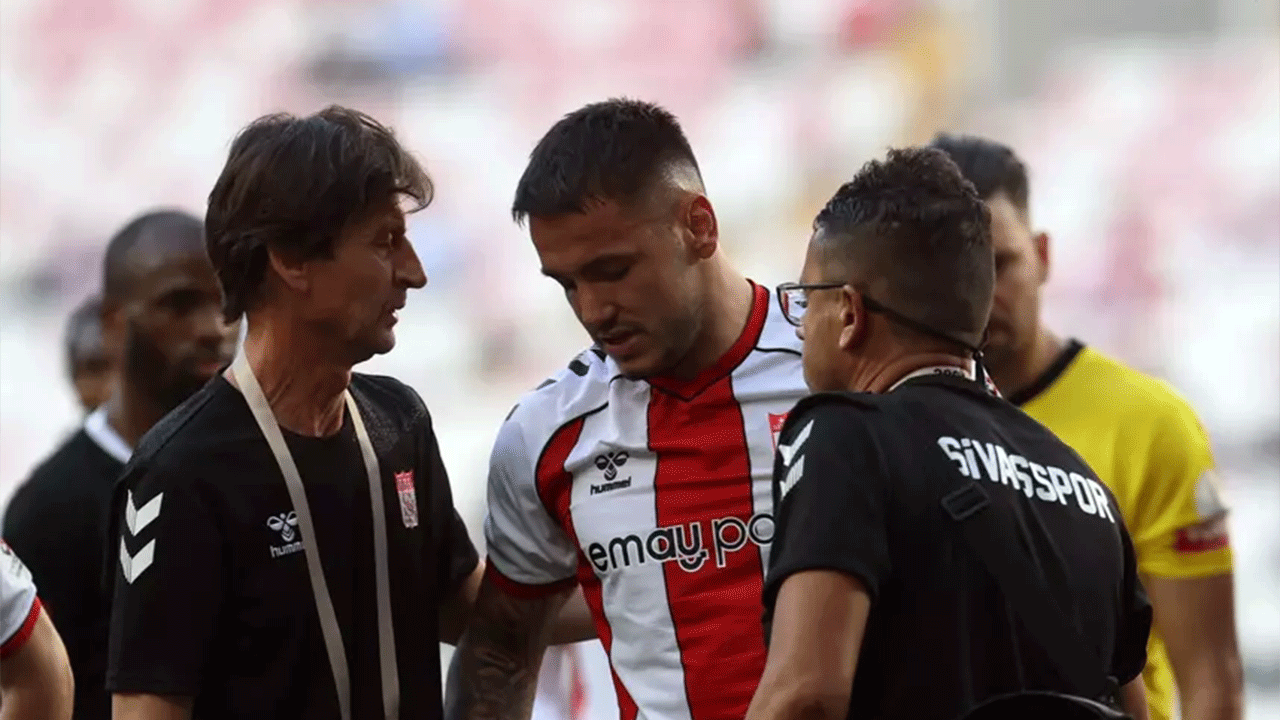 Foto - Sivasspor'un yıldızı Rey Manaj Süper Lig devine transfer oluyor!