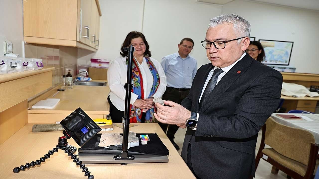 Foto - Sivas'ta binlerce yıllık dev keşif heyecana neden oldu! Arkeoloji dünyasını sarsan tarihi arşiv gün yüzüne çıkarıldı!