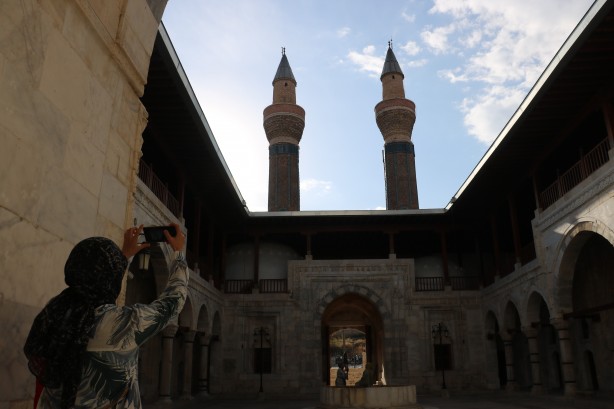 Foto - Sivas’ta böylesi görülmedi! ‘Hızlı trene gerek yok' diye Temel bey buna ne diyecek?