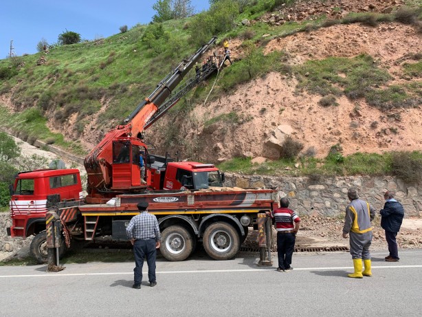 Foto - Sivas'ta dağ yamacında mahsur kalan inek kurtarıldı