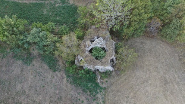 Foto - Sivas’ta definecilerin talan ettiği kilisenin içinde bakın ne olmuş! Görünce şaşıp kaldılar