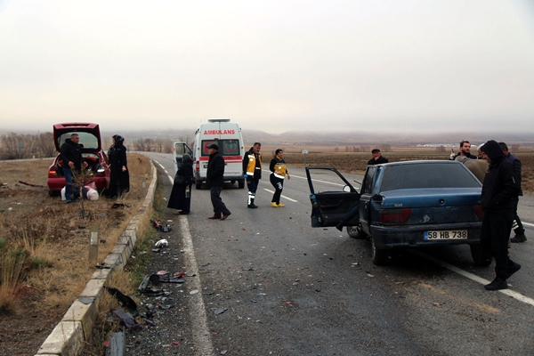 Foto - Sivas'ta feci kaza: 6 kişi yaralandı