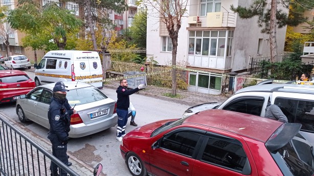 Foto - Sivas’ta feci olay: İki otomobilin arasında sıkışarak hayatını kaybetti