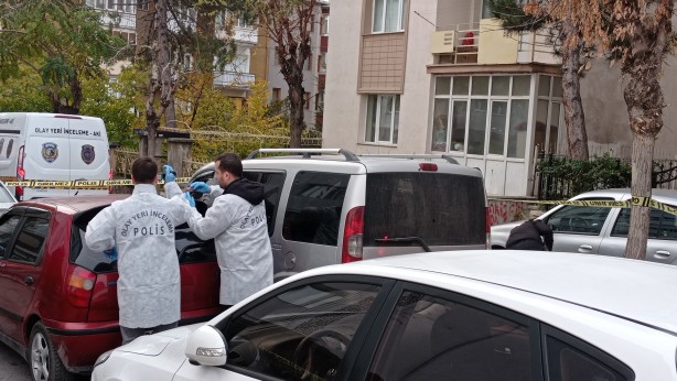 Foto - Sivas’ta feci olay: İki otomobilin arasında sıkışarak hayatını kaybetti