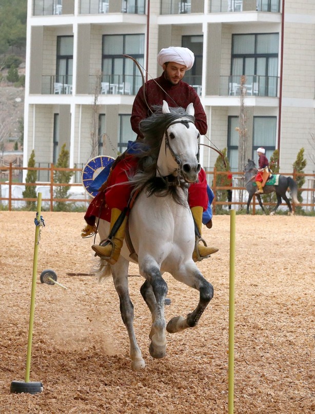 Foto - Sivas'ta geleneksel atlı okçuluk gösterisi