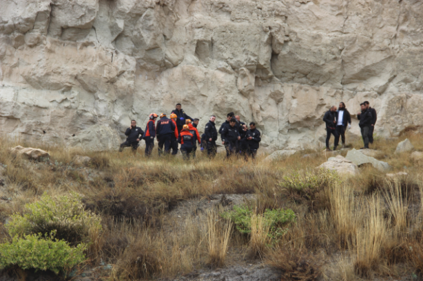 Sivas'ta intihar! 14 yaşındaki kız çocuğu uçurumdan atladı! Kolundaki yazı görenleri şok etti