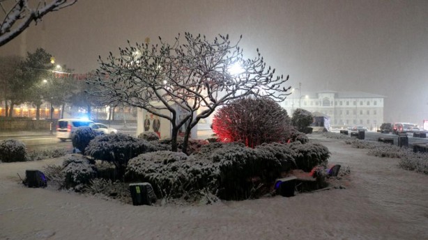 Foto - Sivas'ta kar kartpostallık görüntüler oluşturdu!