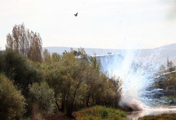 Foto - Sivas'ta patlamamış top mermisi bulundu!