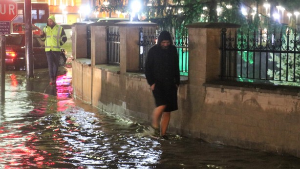 Foto - Sivas’ta sağanak yağış su baskınlarına neden oldu