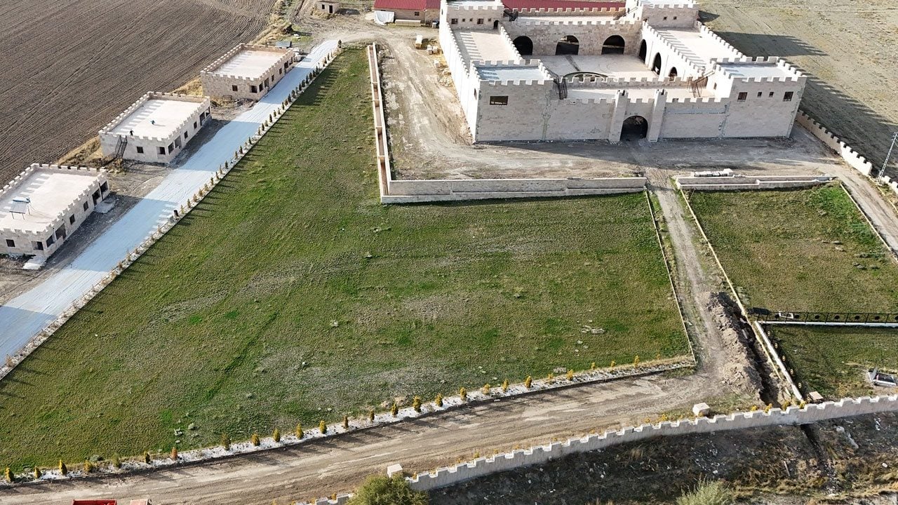 Foto - Sivas’taki dev proje tarım ve turizmi buluşturacak! Gören orta çağ kalesi sanıyor
