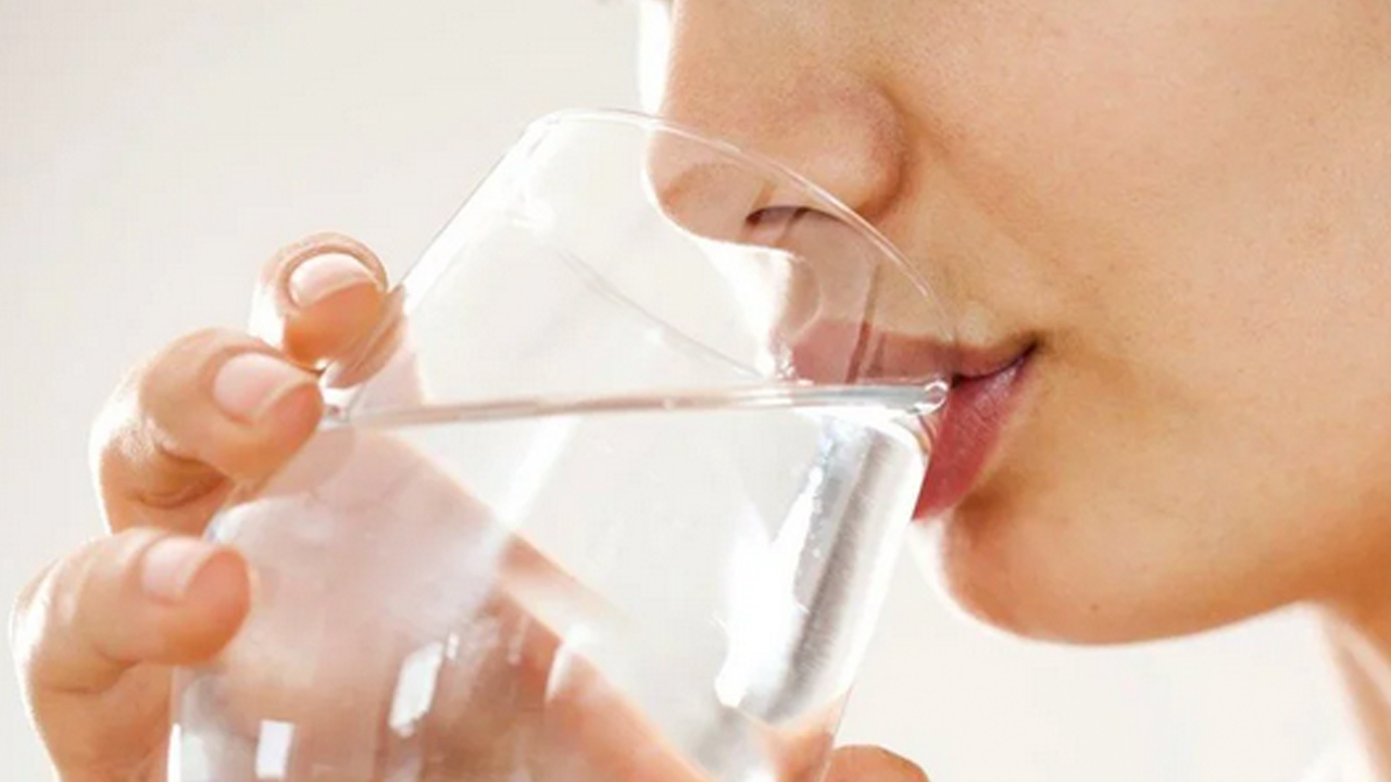 Foto - Sıvı ihtiyacınızı önce su ile giderin! Yaz aylarında susuzluğa dikkat! 