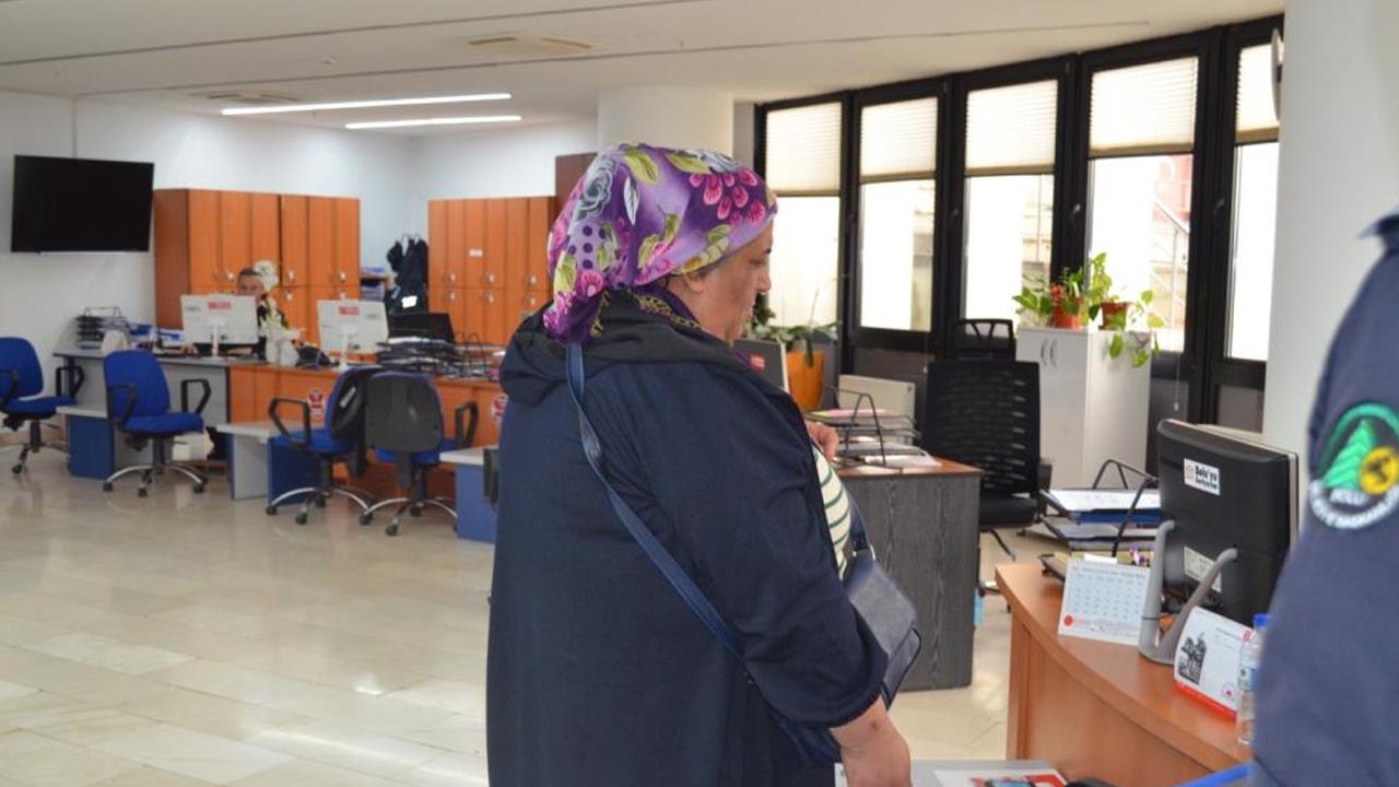 Foto - Sivil zabıtadan dilenciye suçüstü! 2 saat içinde 2 günlük maaş topladı