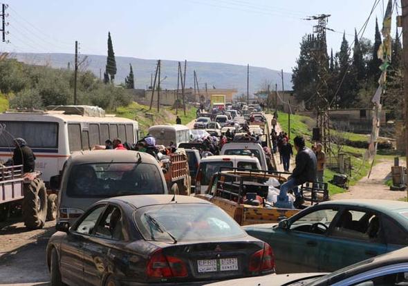 Siviller Afrin'den işte böyle ayrılıyor