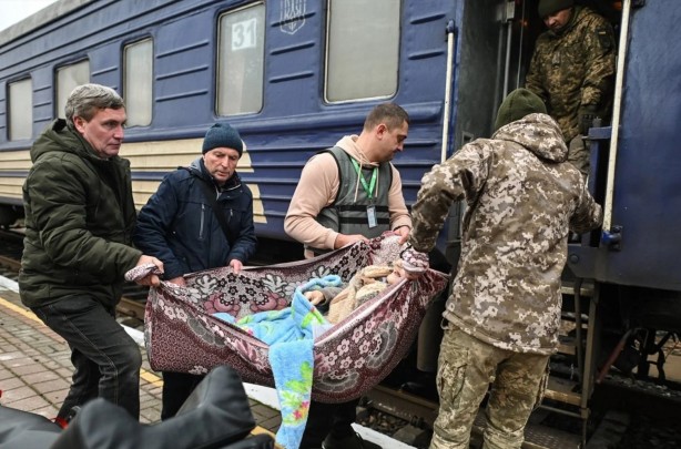 Foto - Siviller, saldırı altındaki Herson'dan tahliye edildi