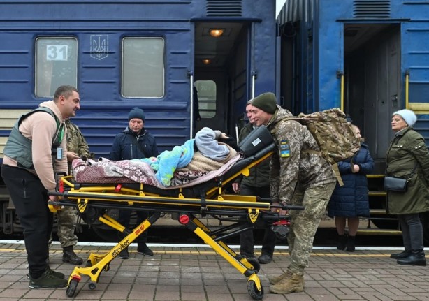 Foto - Siviller, saldırı altındaki Herson'dan tahliye edildi